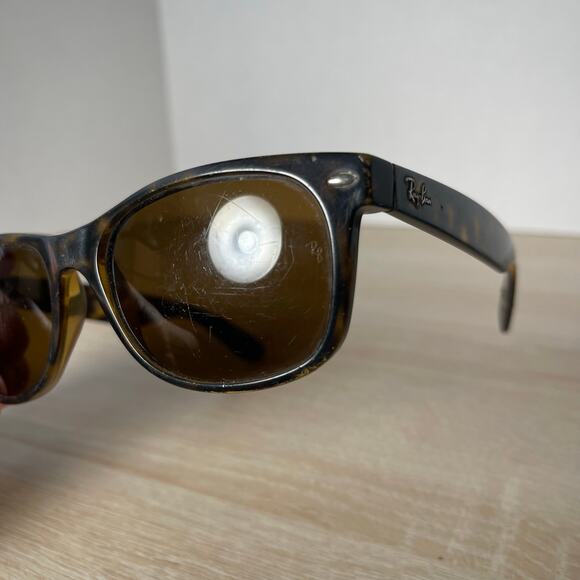 Ray-Ban RB2132 New Wayfarer 902/57 Sunglasses Tortoise READ 55-18-145 - Picture 10 of 15